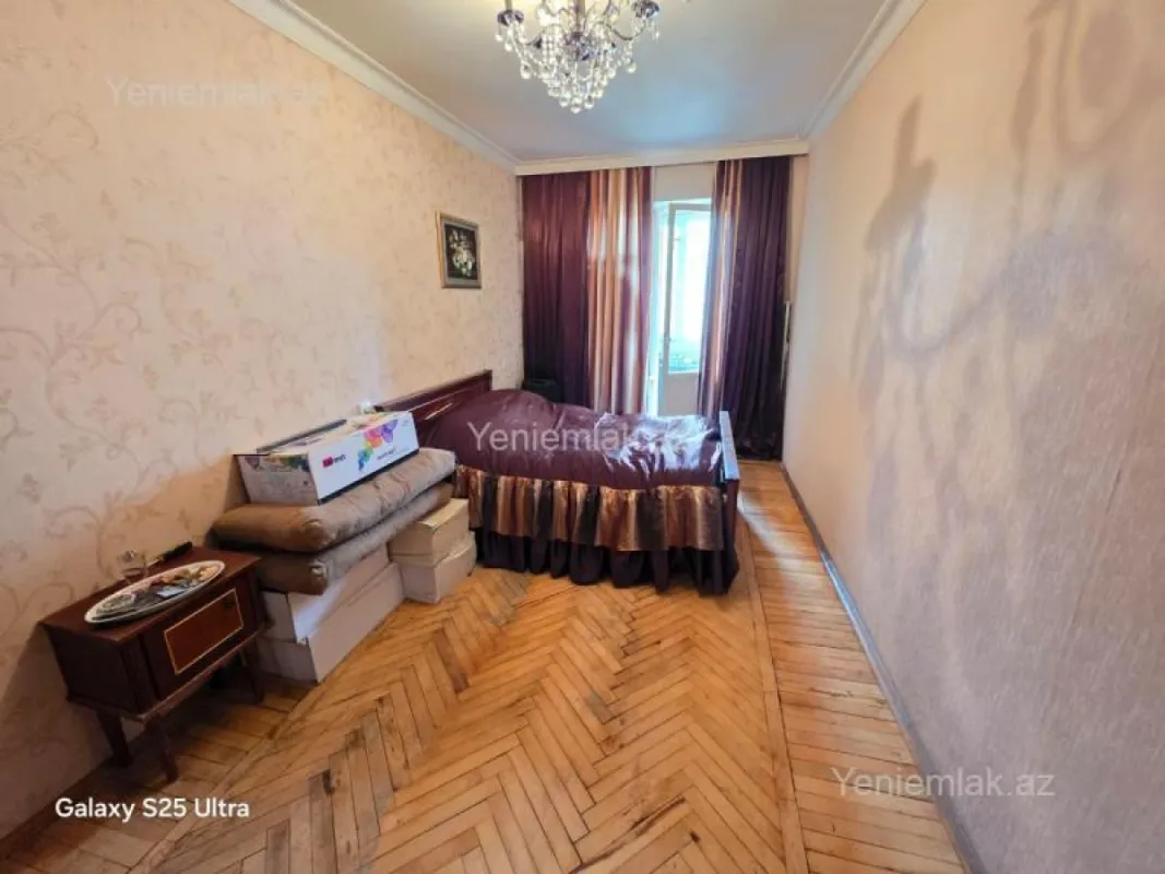 Satılır 2 otaqlı köhnə tikili 55 m²