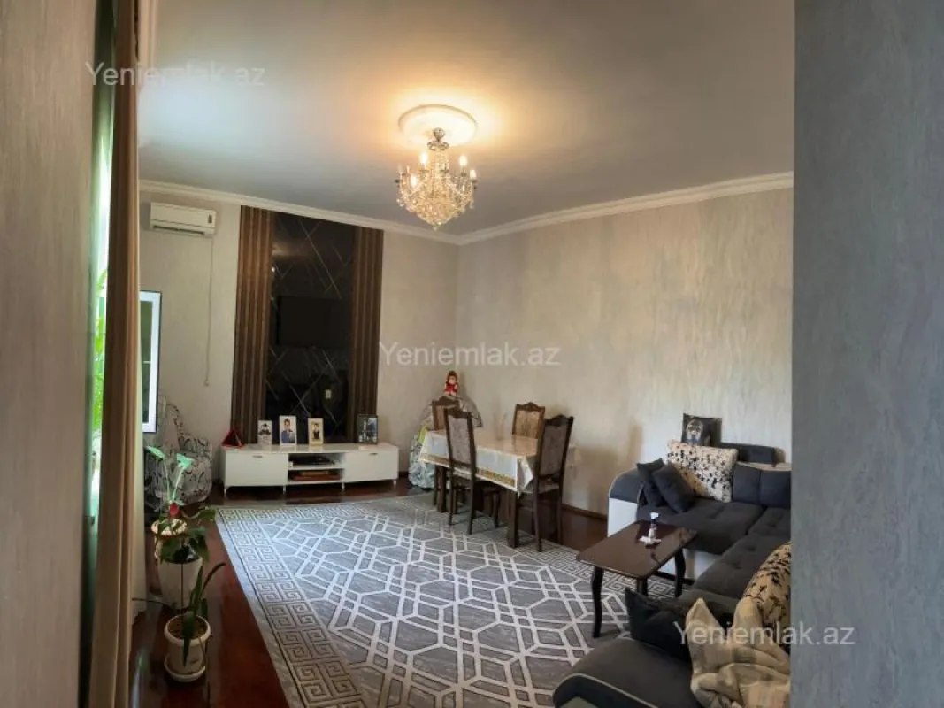 Satılır 5 otaqlı həyət evi 180 m²