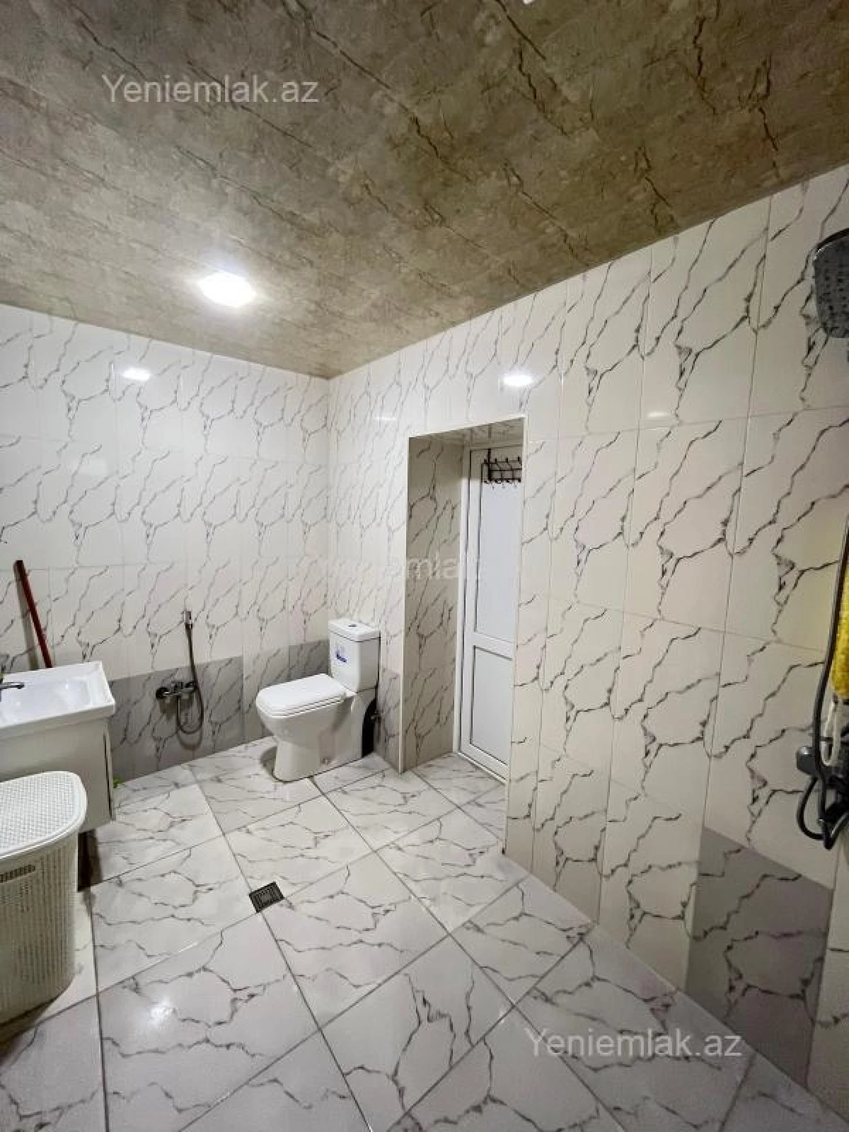 Satılır 5 otaqlı həyət evi 180 m²