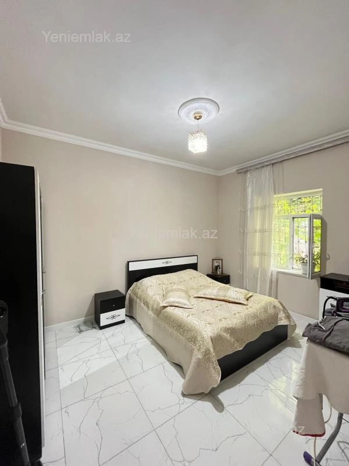 Satılır 5 otaqlı həyət evi 180 m²