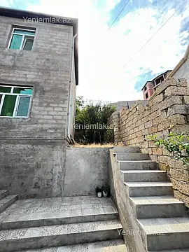 Satılır 5 otaqlı həyət evi 180 m²