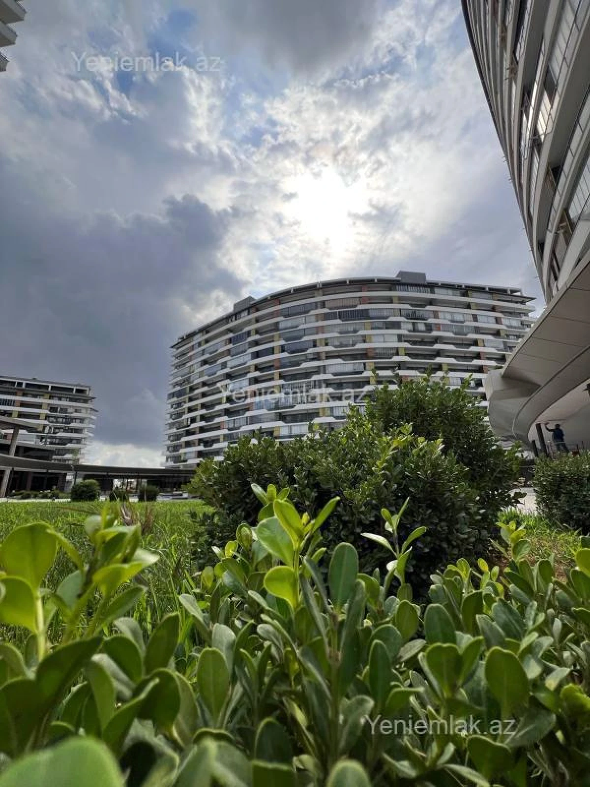 Satılır 2 otaqlı yeni tikili 80 m²