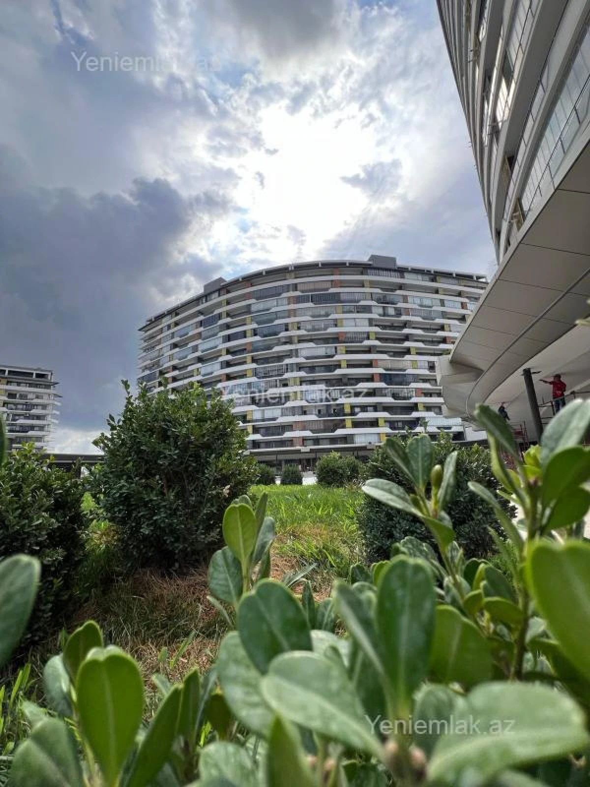 Satılır 2 otaqlı yeni tikili 80 m²
