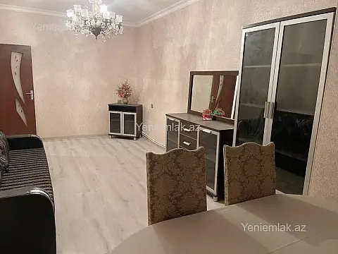 Satılır 9 otaqlı köhnə tikili 80 m²
