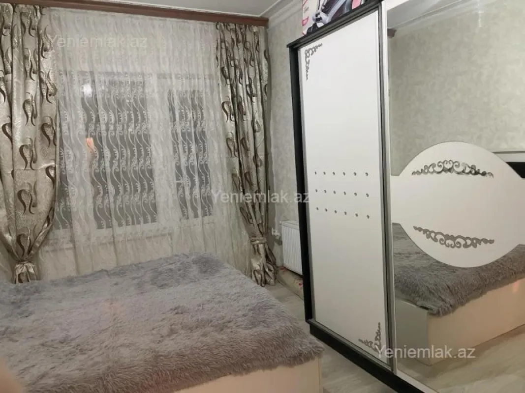 Satılır 9 otaqlı köhnə tikili 80 m²