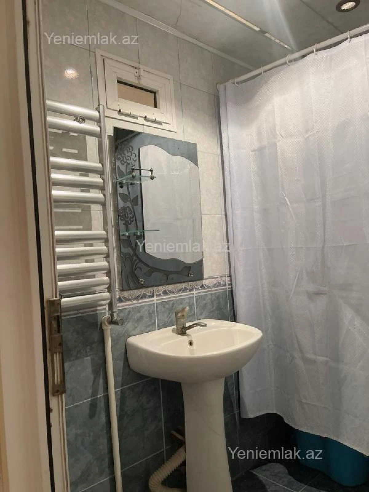 Satılır 9 otaqlı köhnə tikili 80 m²