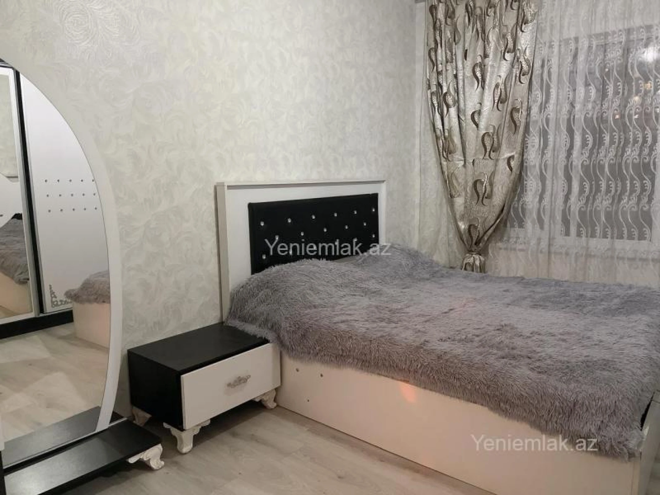 Satılır 9 otaqlı köhnə tikili 80 m²