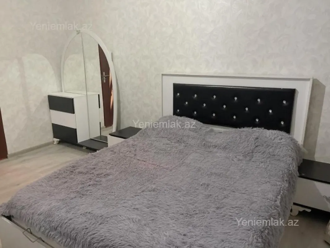 Satılır 9 otaqlı köhnə tikili 80 m²