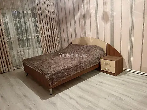 Satılır 9 otaqlı köhnə tikili 80 m²
