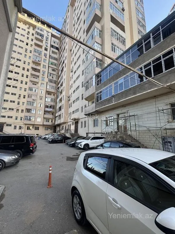 Satılır 2 otaqlı yeni tikili 60 m²