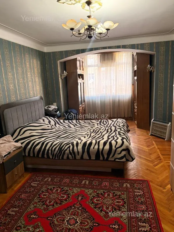 Satılır 3 otaqlı köhnə tikili 70 m²