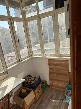 Satılır 3 otaqlı köhnə tikili 70 m²