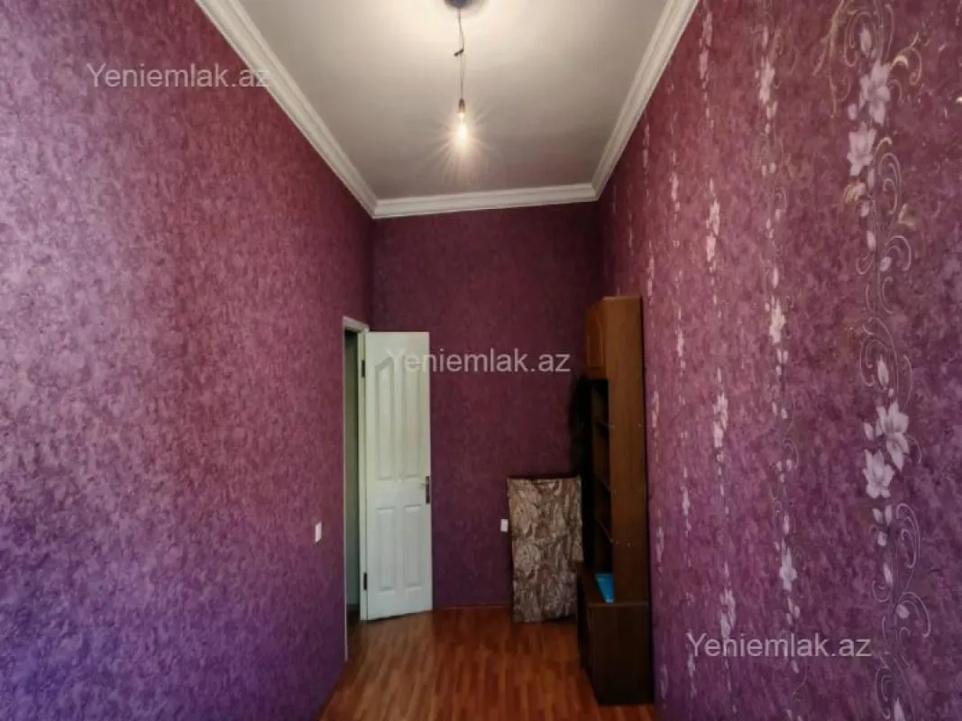 Satılır 4 otaqlı köhnə tikili 100 m²