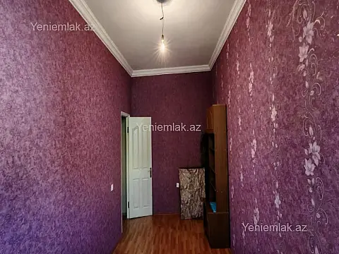 Satılır 4 otaqlı köhnə tikili 100 m²