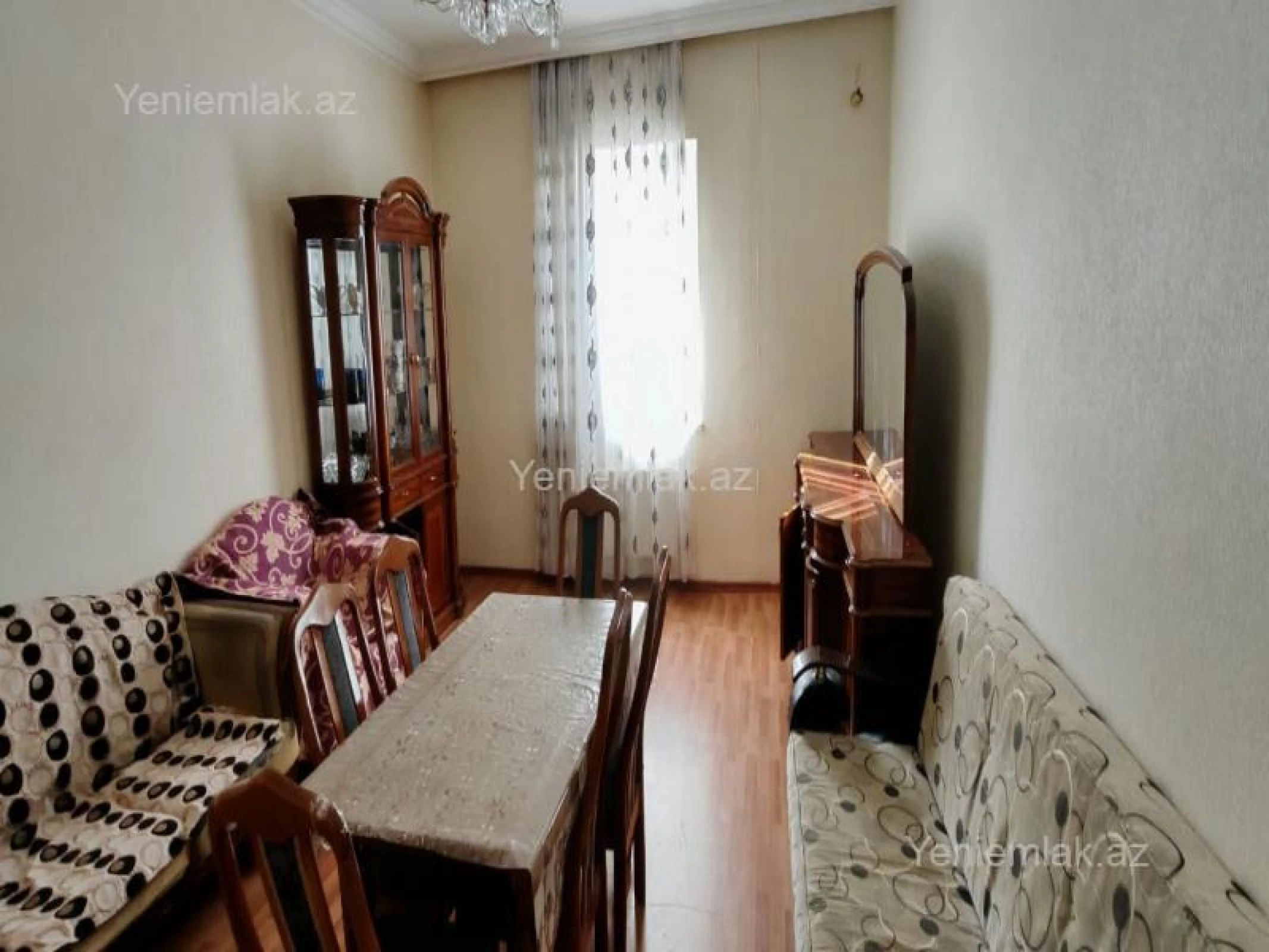 Satılır 4 otaqlı köhnə tikili 100 m²