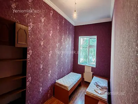 Satılır 4 otaqlı köhnə tikili 100 m²