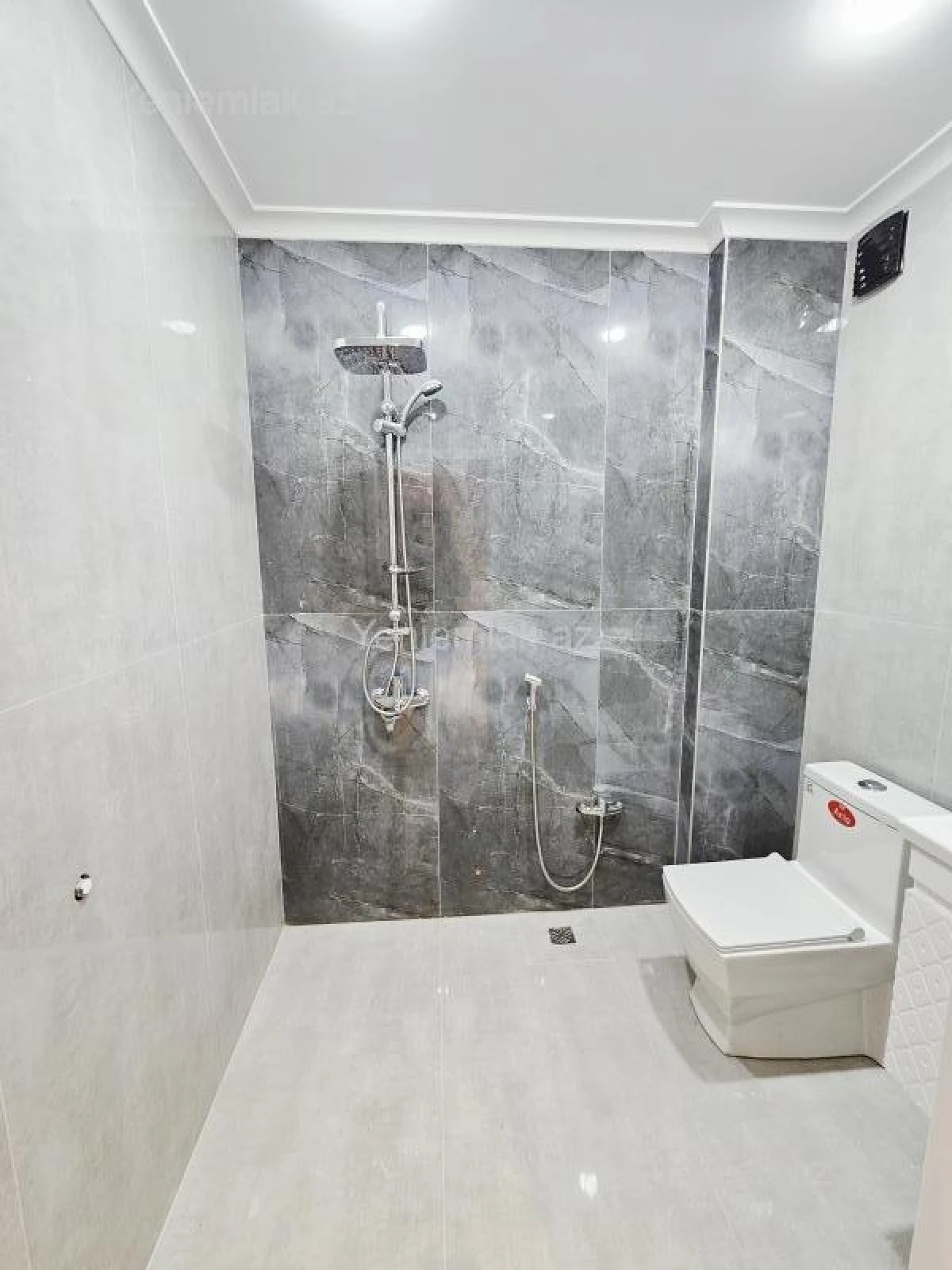 Satılır 2 otaqlı yeni tikili 55 m²