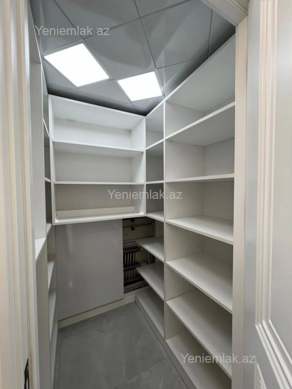 Satılır 3 otaqlı yeni tikili 60 m²