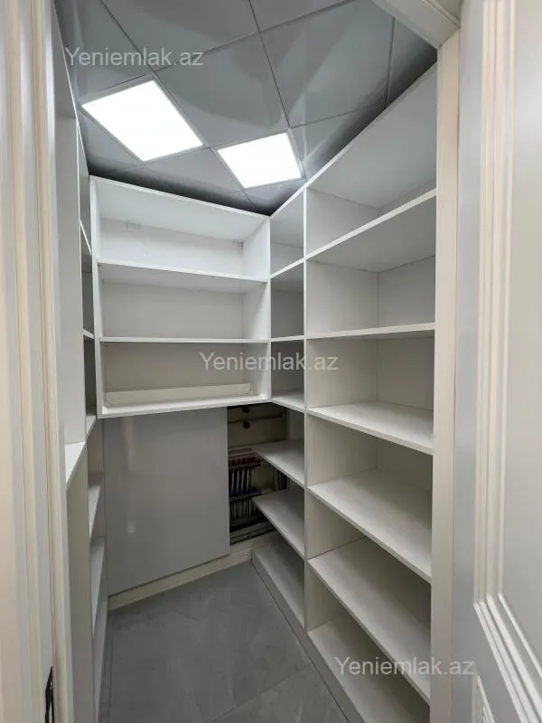 Satılır 3 otaqlı yeni tikili 60 m²