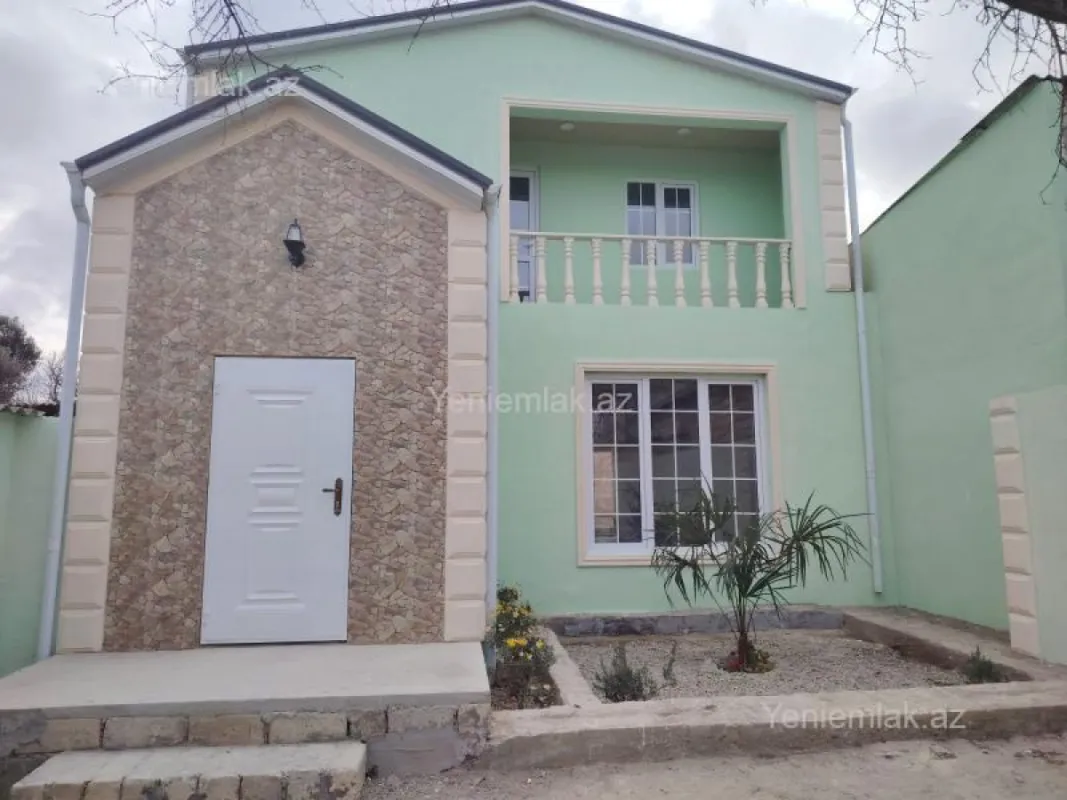 Satılır 4 otaqlı həyət evi 200 m²