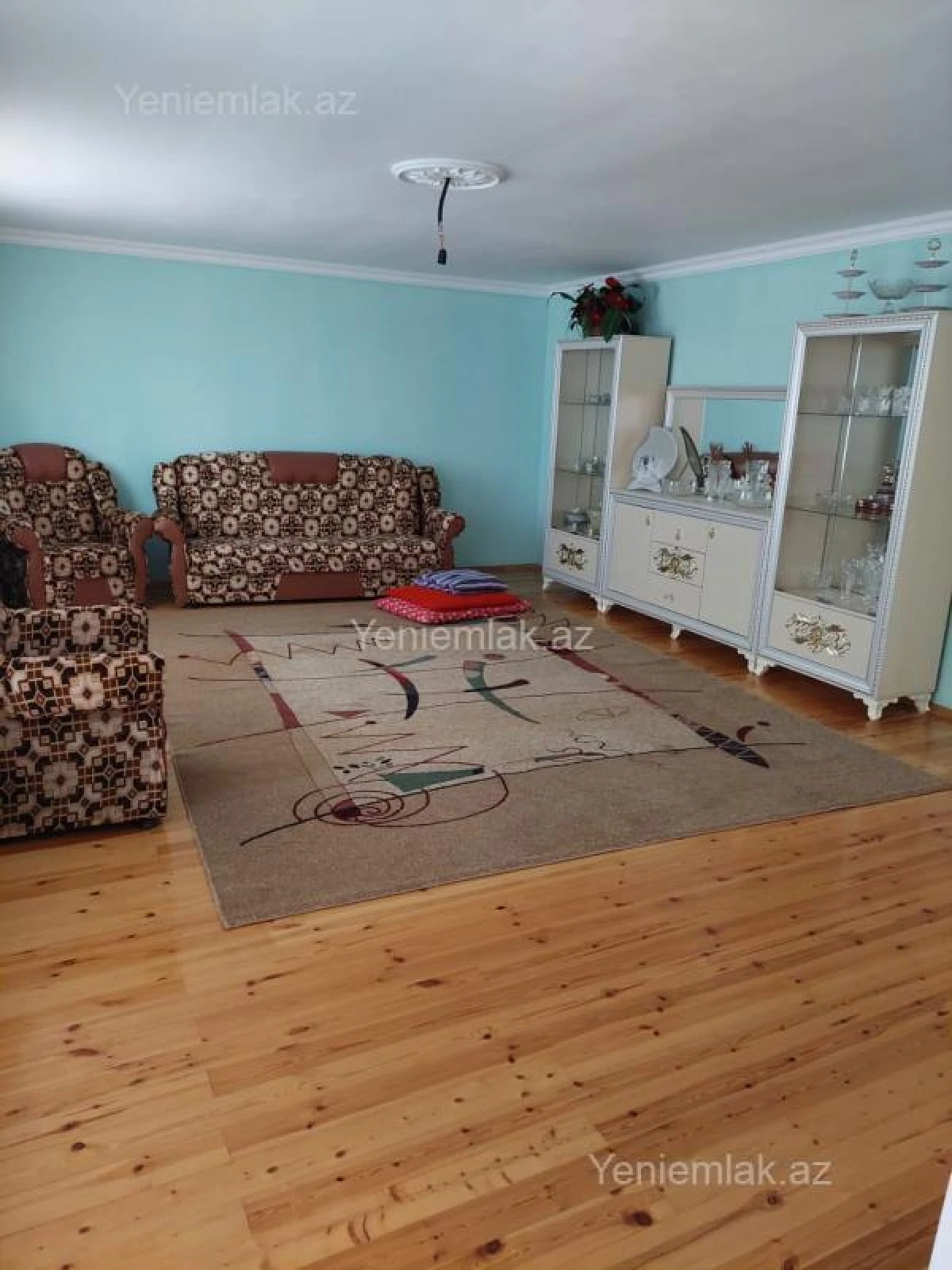 Satılır 7 otaqlı həyət evi 200 m²