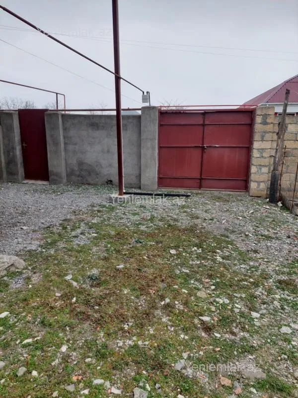 Satılır 7 otaqlı həyət evi 200 m²