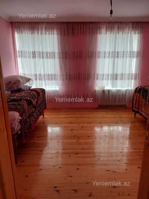 Satılır 7 otaqlı həyət evi 200 m²