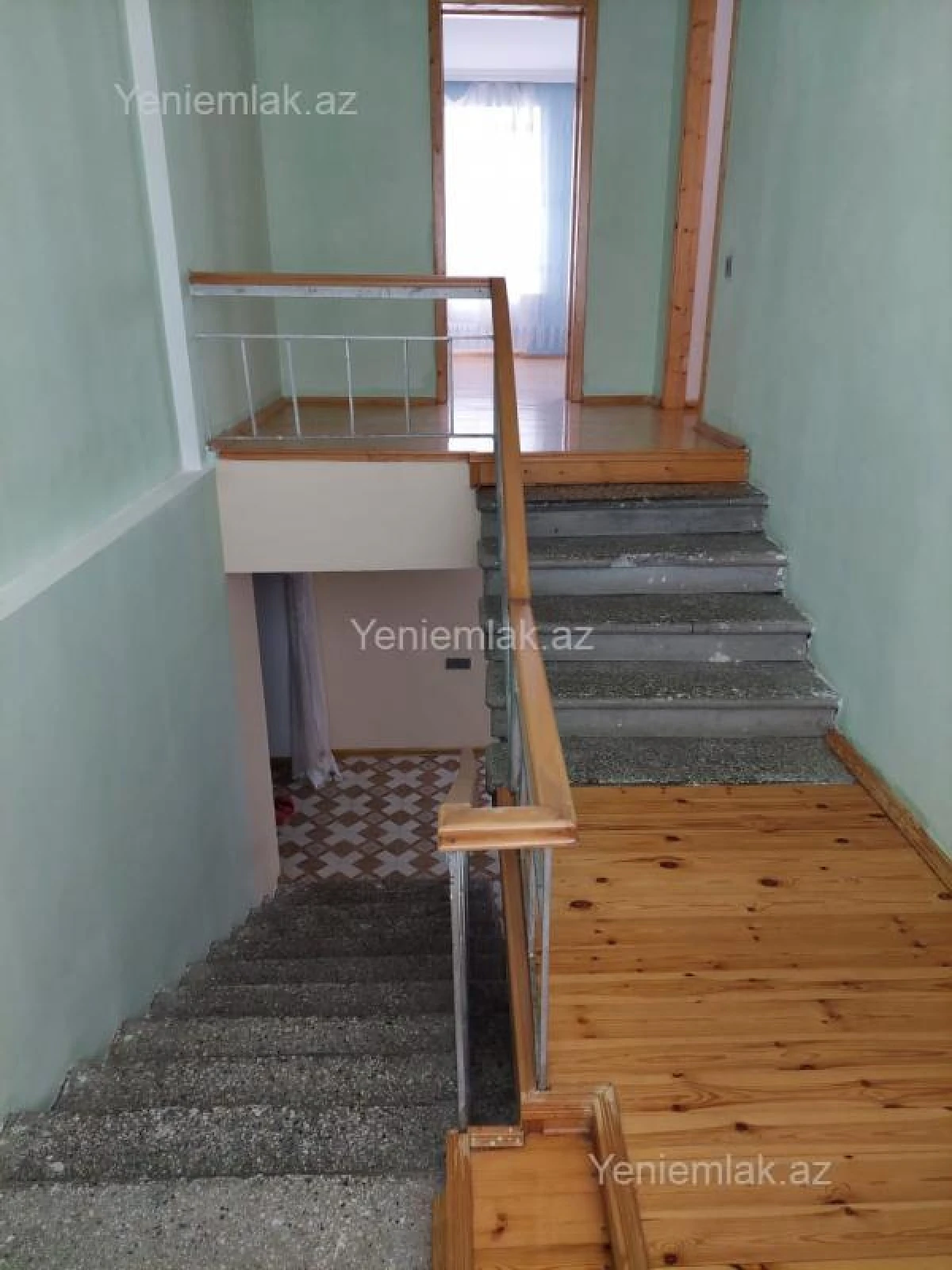 Satılır 7 otaqlı həyət evi 200 m²