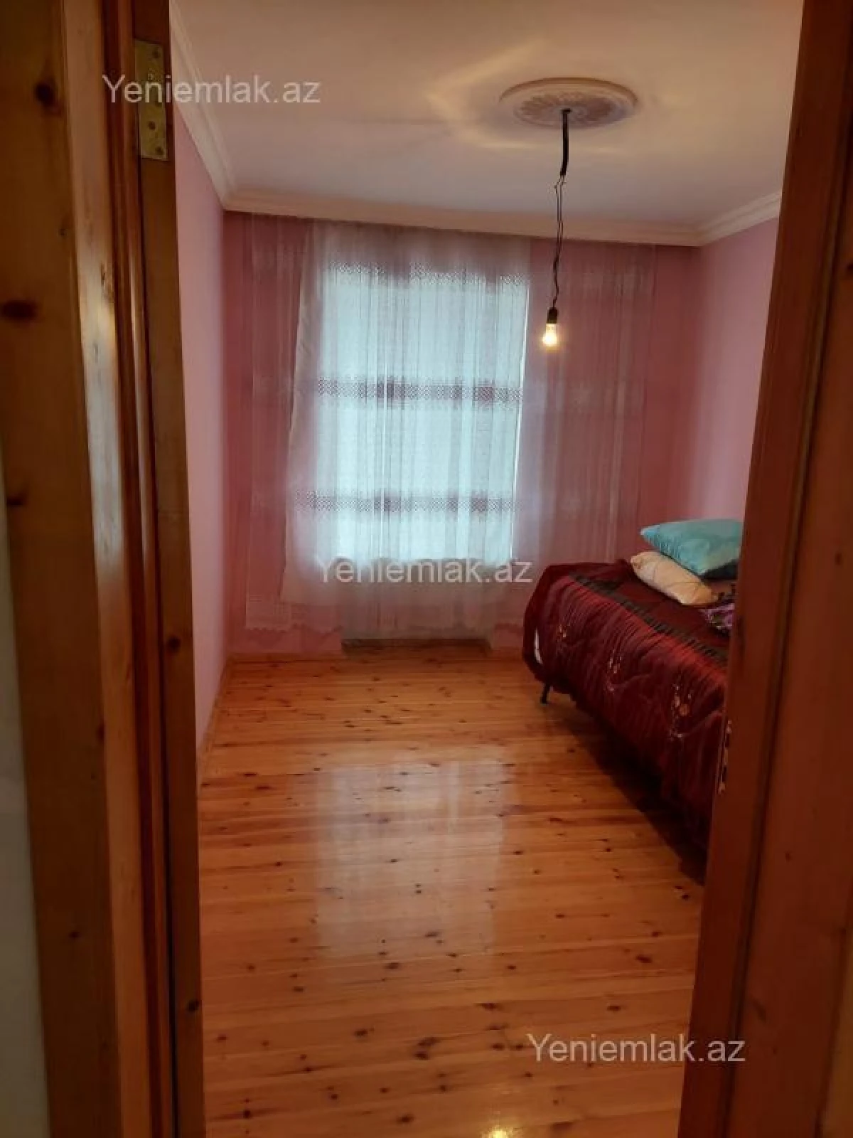 Satılır 7 otaqlı həyət evi 200 m²