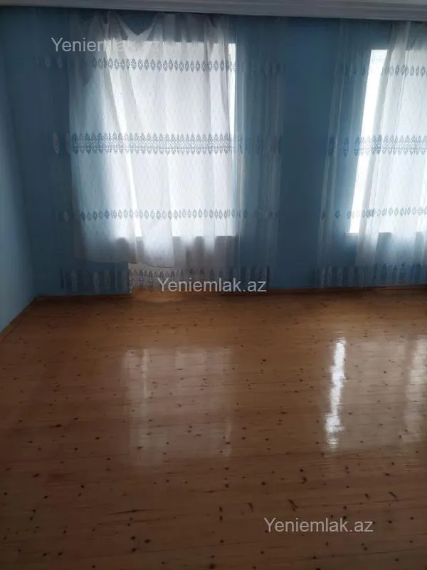 Satılır 7 otaqlı həyət evi 200 m²