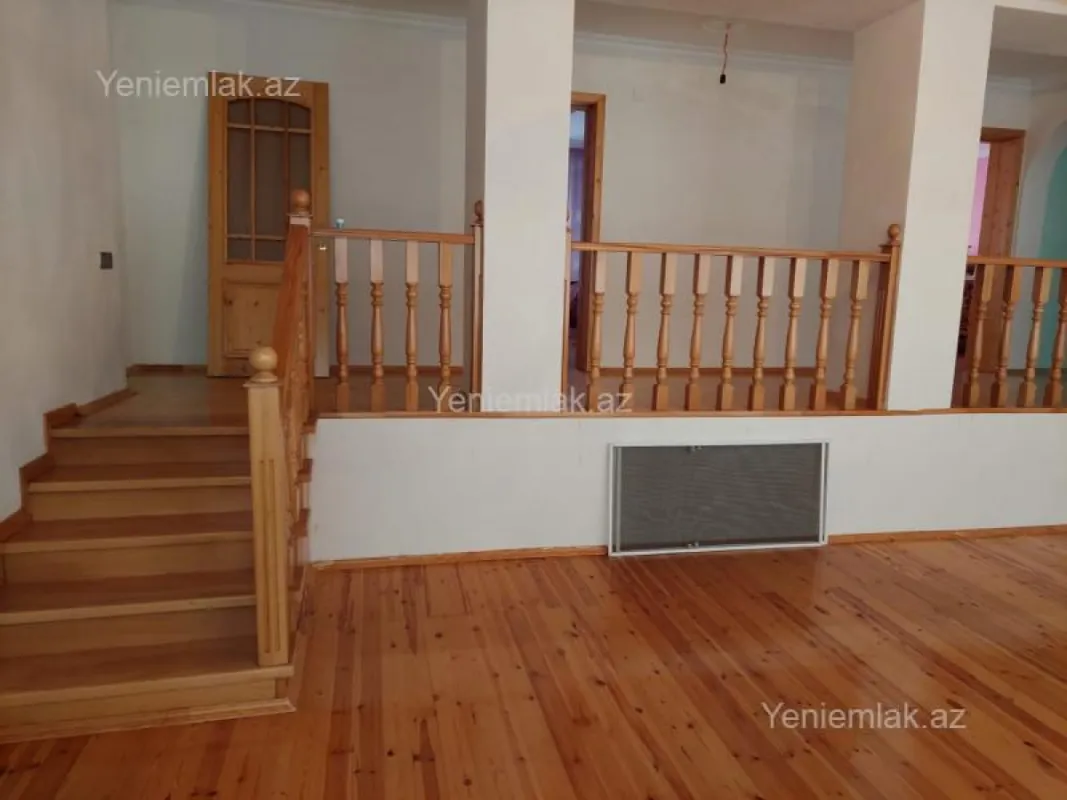 Satılır 7 otaqlı həyət evi 200 m²