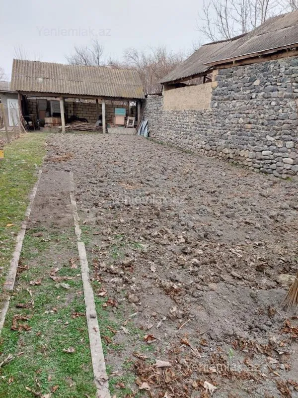 Satılır 7 otaqlı həyət evi 200 m²