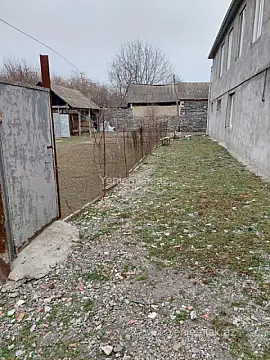 Satılır 7 otaqlı həyət evi 200 m²