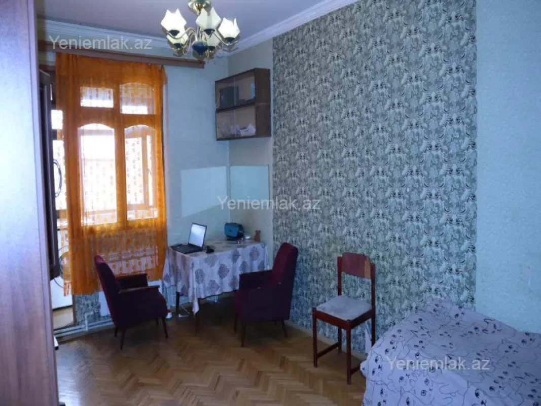 Satılır 2 otaqlı köhnə tikili 40 m²