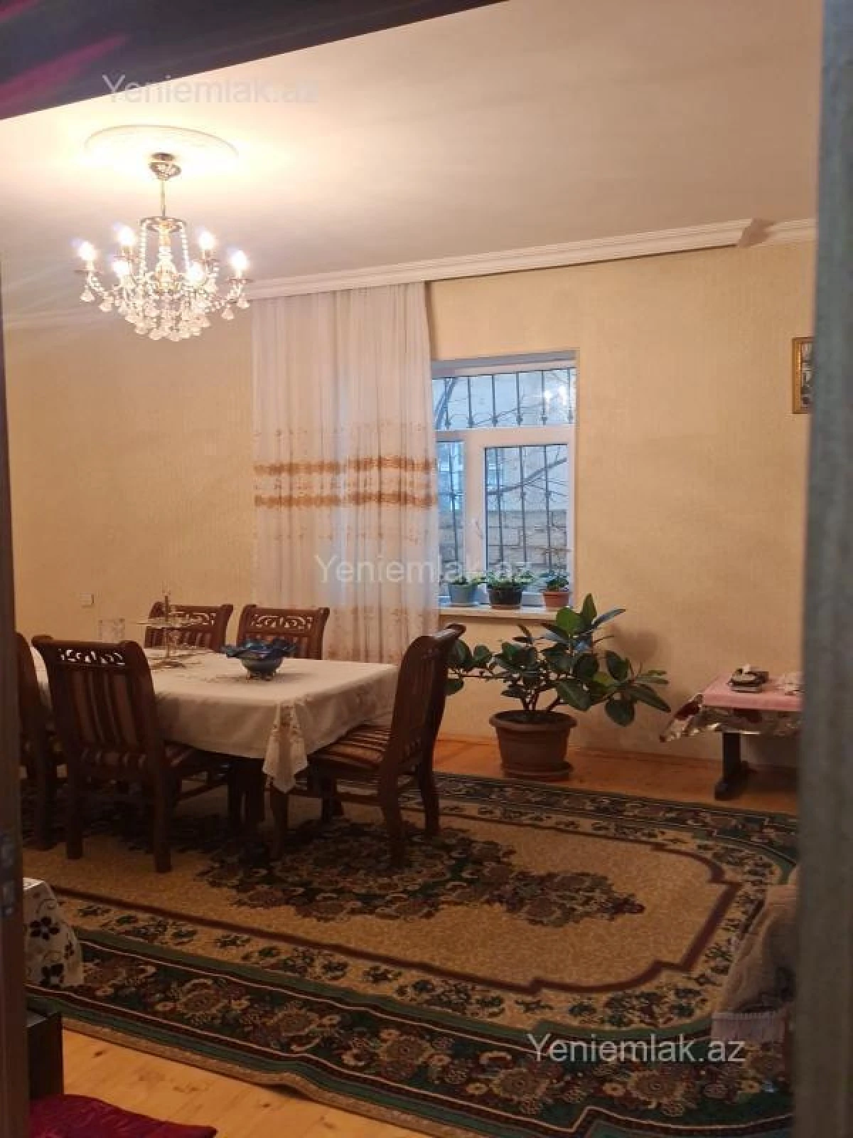 Satılır 4 otaqlı həyət evi 200 m²