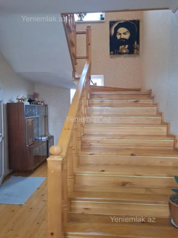 Satılır 4 otaqlı həyət evi 200 m²