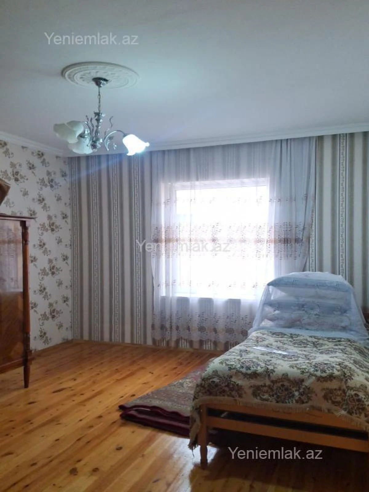 Satılır 4 otaqlı həyət evi 200 m²
