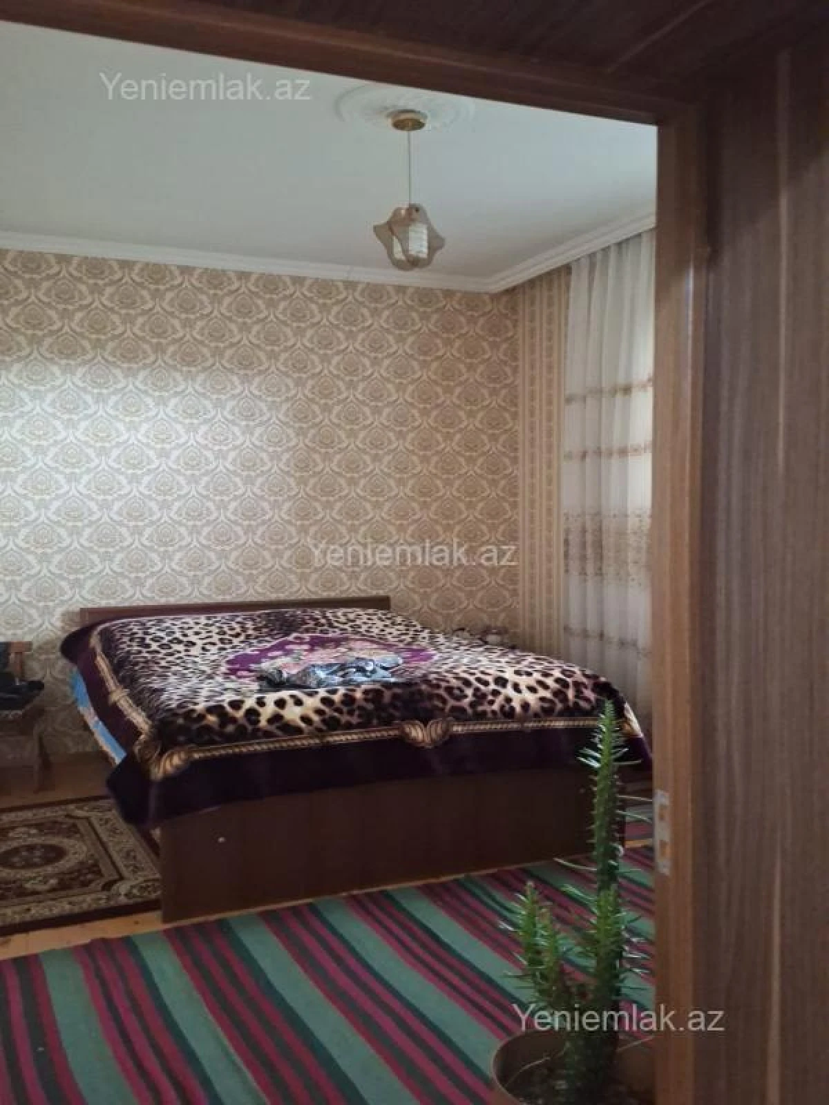 Satılır 4 otaqlı həyət evi 200 m²