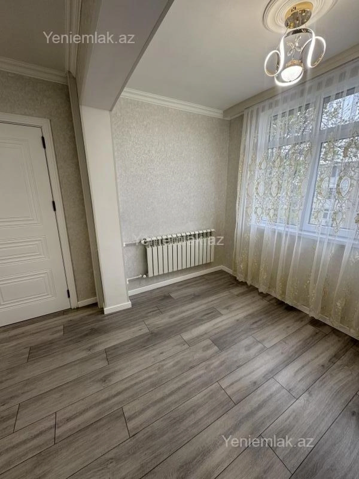 Satılır 2 otaqlı köhnə tikili 65 m²