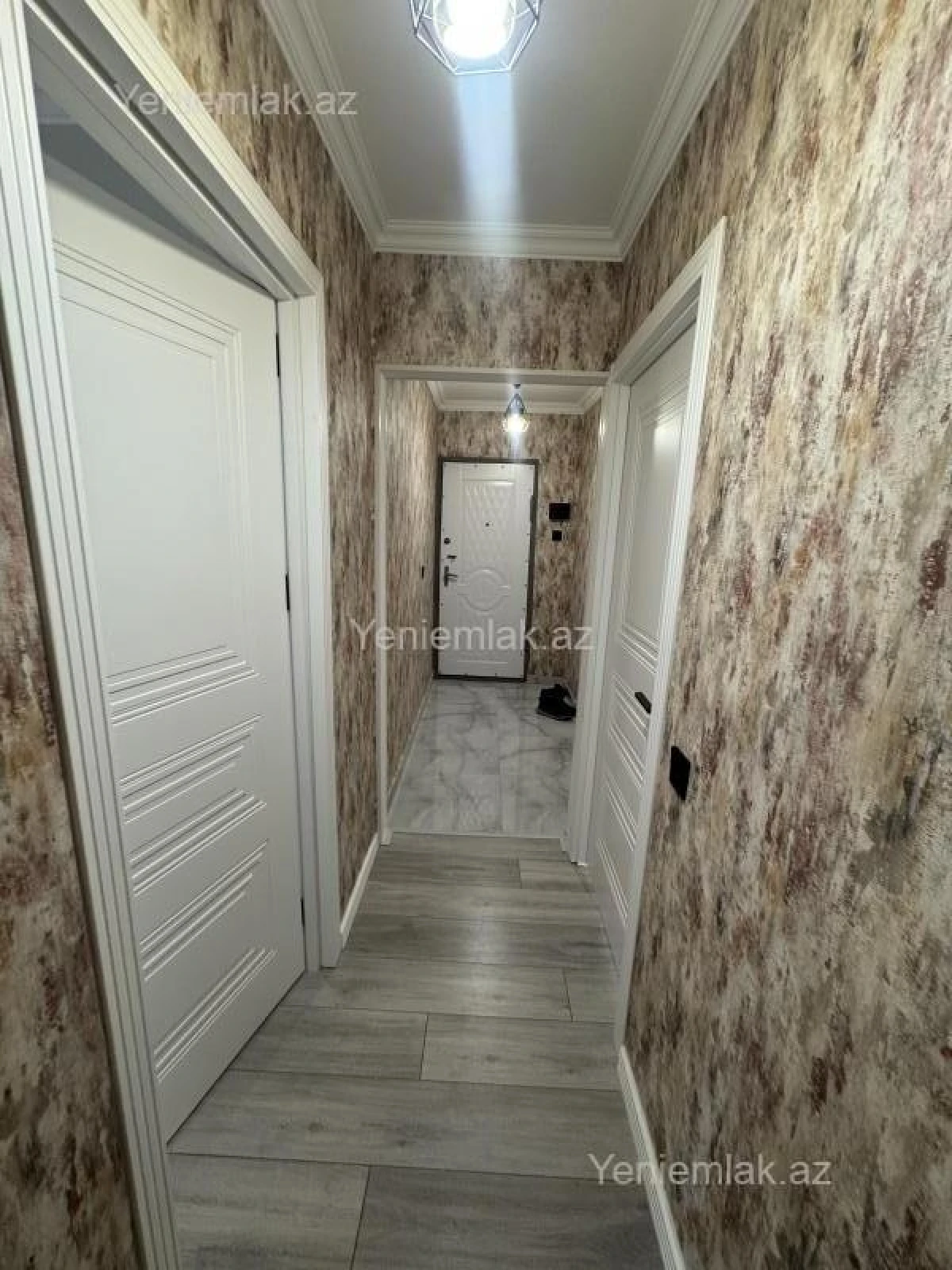 Satılır 2 otaqlı köhnə tikili 65 m²