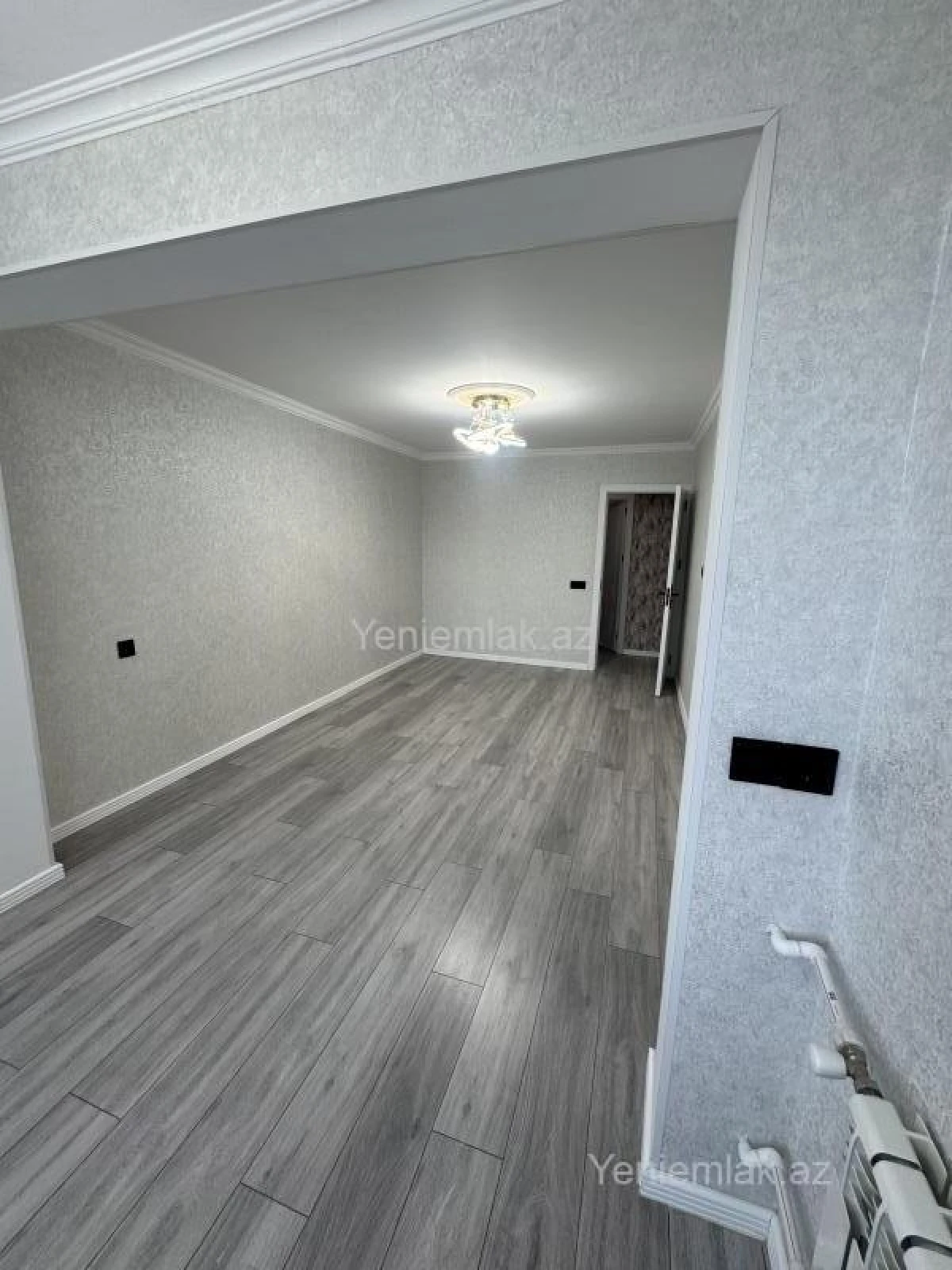 Satılır 2 otaqlı köhnə tikili 65 m²
