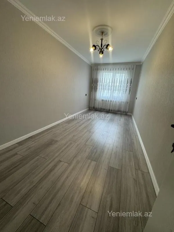 Satılır 2 otaqlı köhnə tikili 65 m²