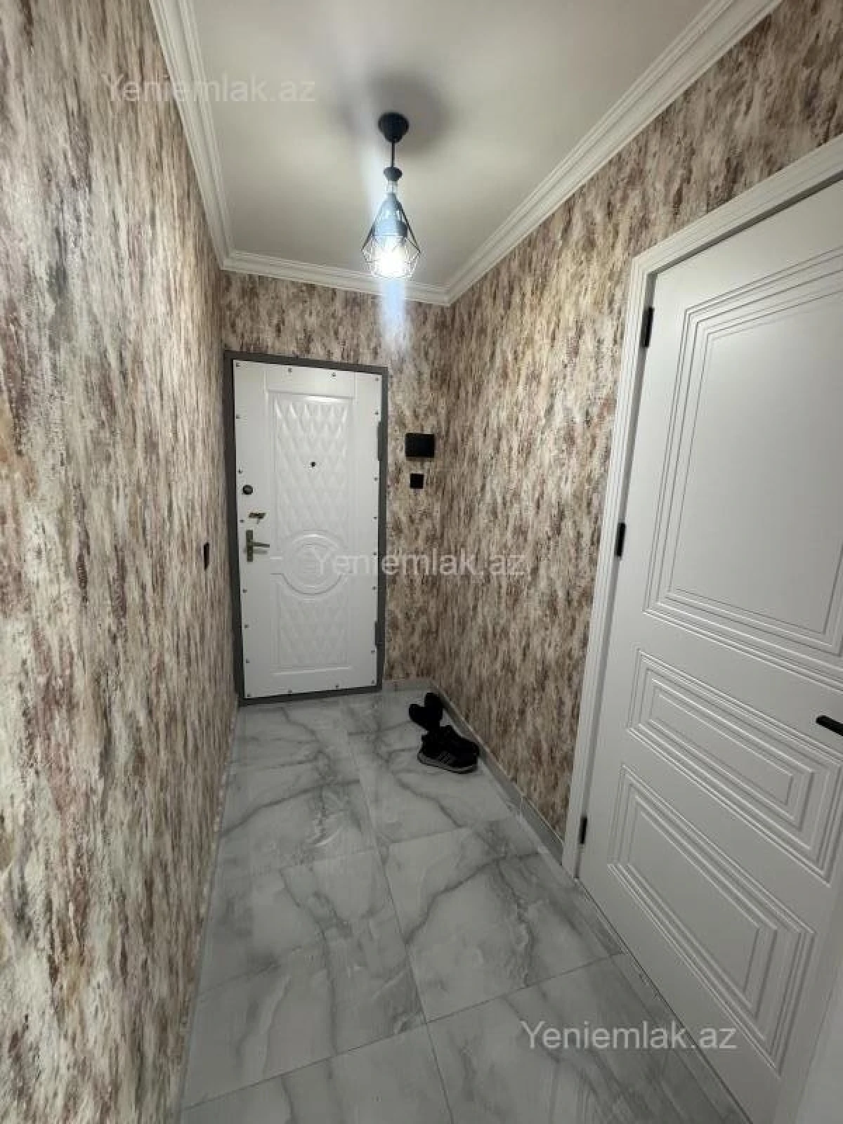 Satılır 2 otaqlı köhnə tikili 65 m²