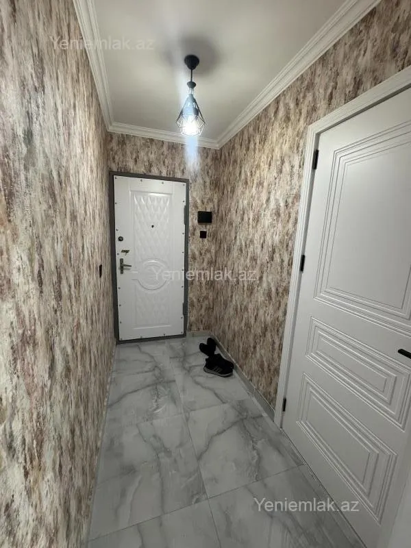 Satılır 2 otaqlı köhnə tikili 65 m²