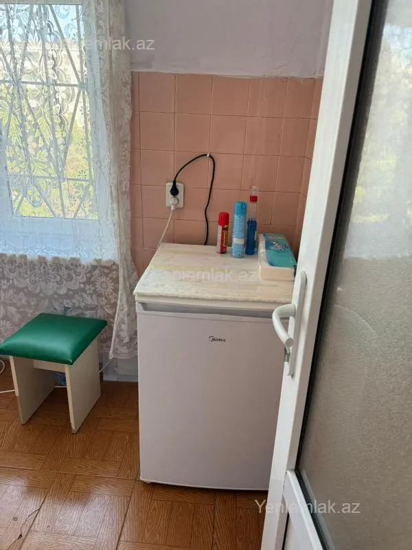 Satılır 1 otaqlı köhnə tikili 35 m²