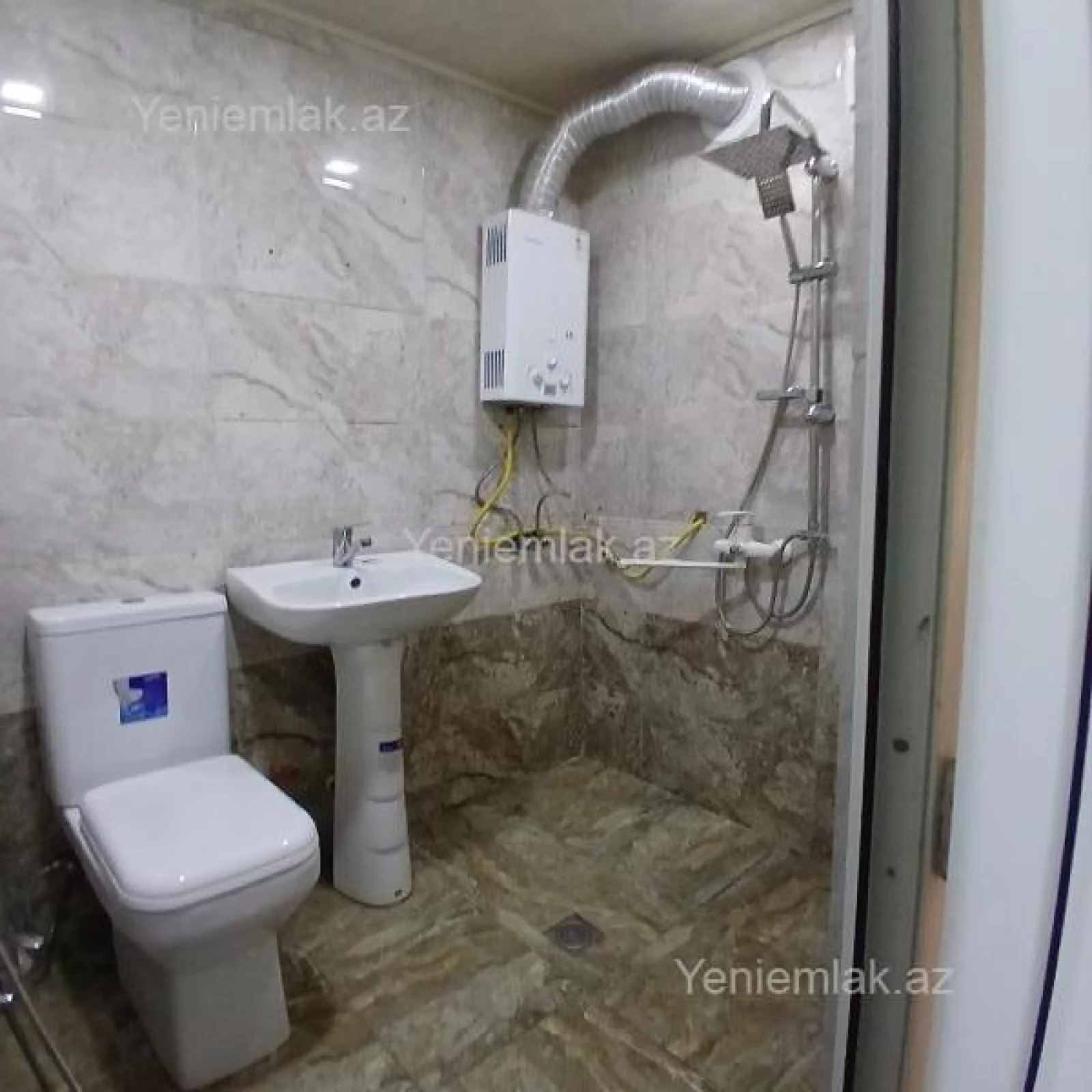 Satılır 2 otaqlı köhnə tikili 47 m²