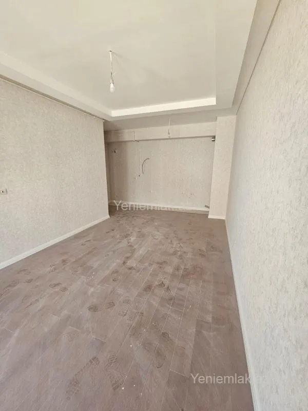 Satılır 2 otaqlı yeni tikili 75 m²
