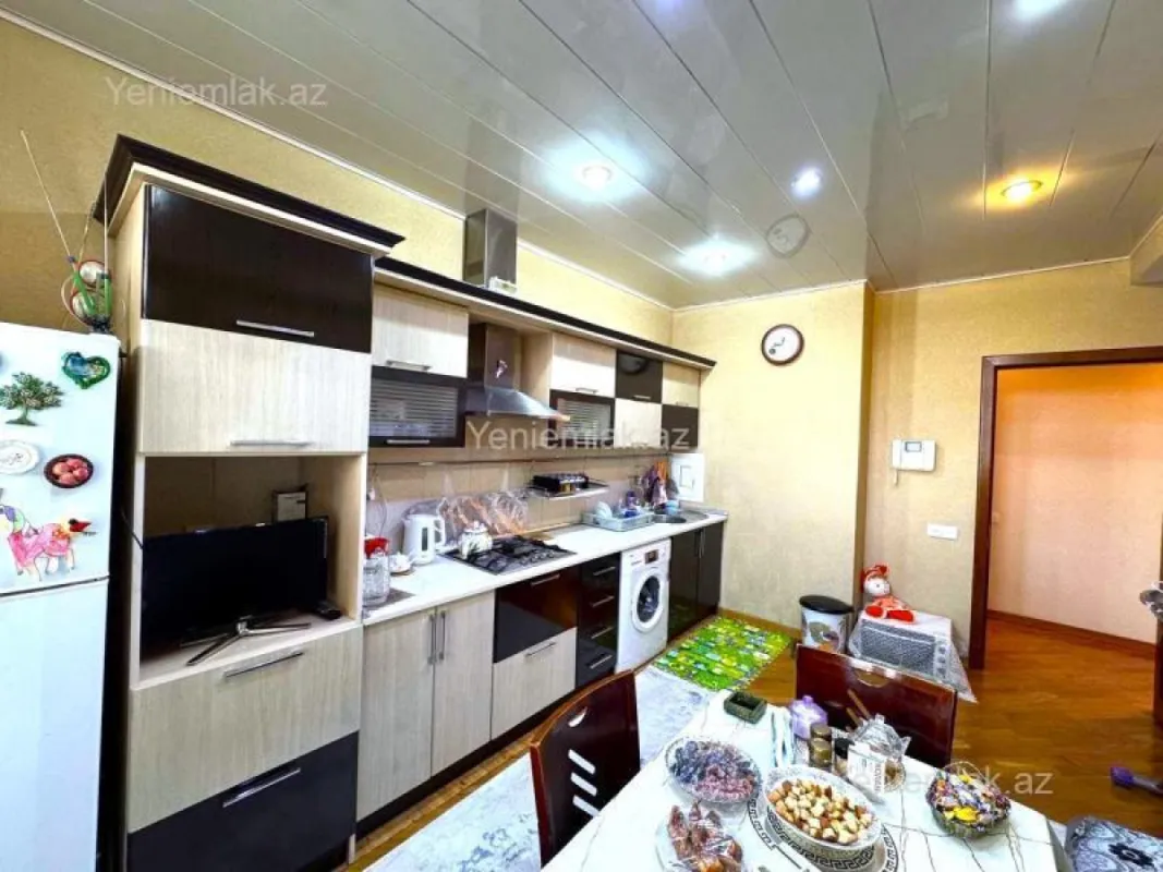 Satılır 3 otaqlı yeni tikili 125 m²