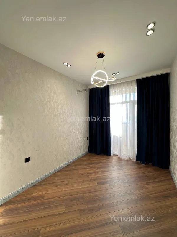 Satılır 3 otaqlı yeni tikili 80 m²
