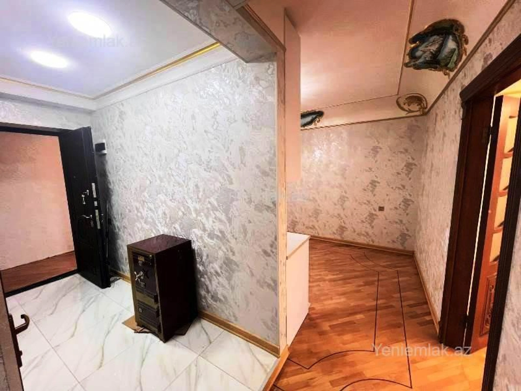 Satılır 2 otaqlı köhnə tikili 61 m²
